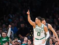 IM体育官方平台-包含老鹰主教练赞新秀，期待未来表现的词条