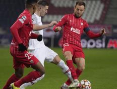 IM体育官网入口-包含荷甲劲旅热血拼杀，欲突破欧冠盛宴的词条