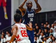 IM体育社区互动入口-篮球赛场上掀起新一轮热火激战的简单介绍