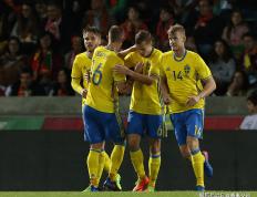 IM体育平台-包含乌拉圭逆转瑞典，范戴克惊艳四座的词条