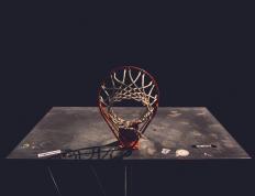 IM体育下载-赛道与球场，压力下的终极爆发