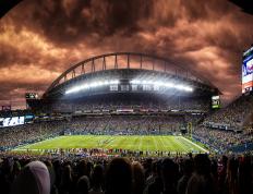 IM体育官网-霍勒迪数据全面引爆鹈鹕攻防，巅峰对决力压凯尔特人显统治力