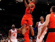 IM体育网页版登录入口-猛龙险胜尼克斯，贝弗利送出助攻