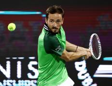 IM体育App下载-英国网球队爆冷意大利网球队，梅德韦杰夫制霸全场的简单介绍