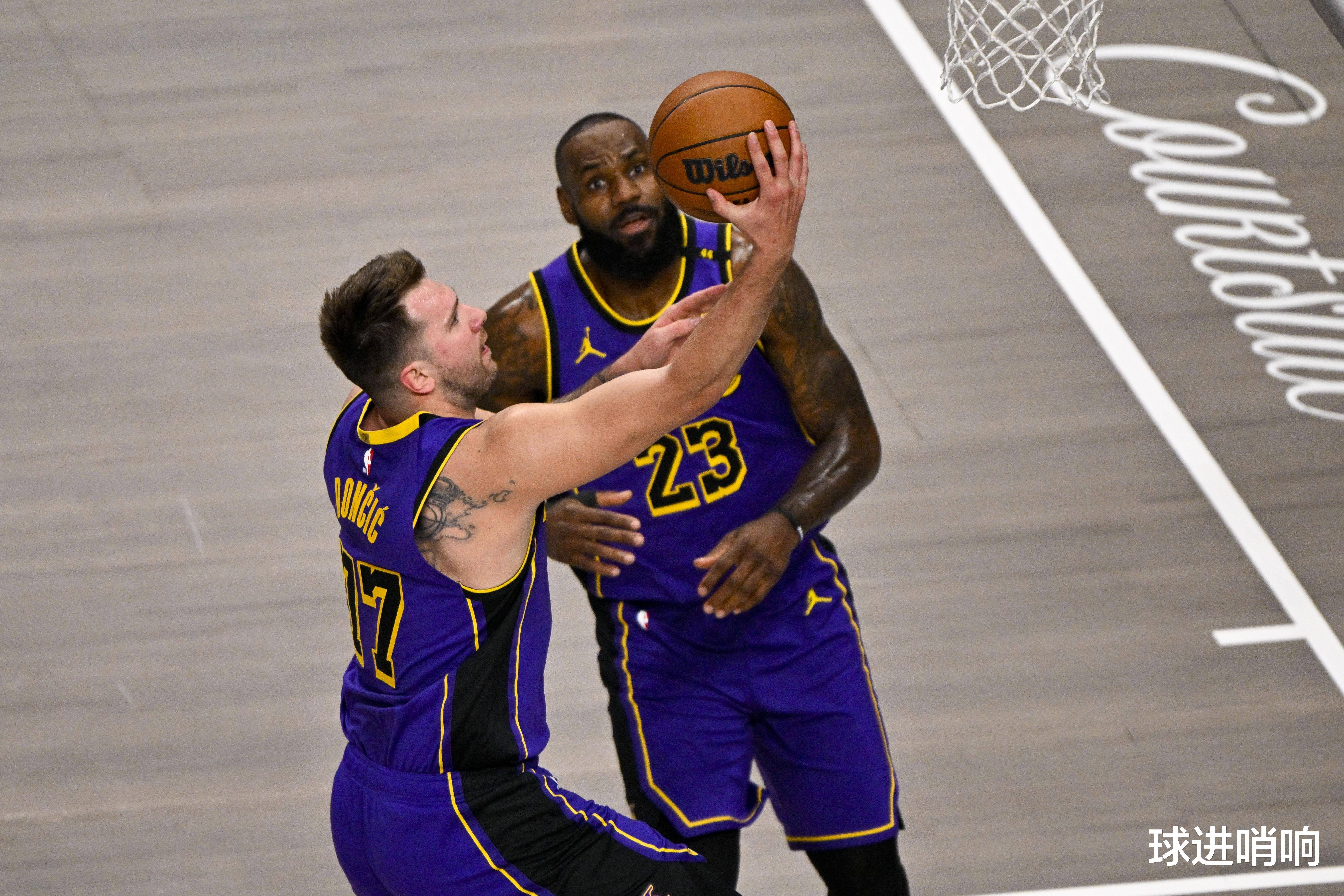 IM体育注册链接-湖人成功防守！詹姆斯领军球队取得关键胜利