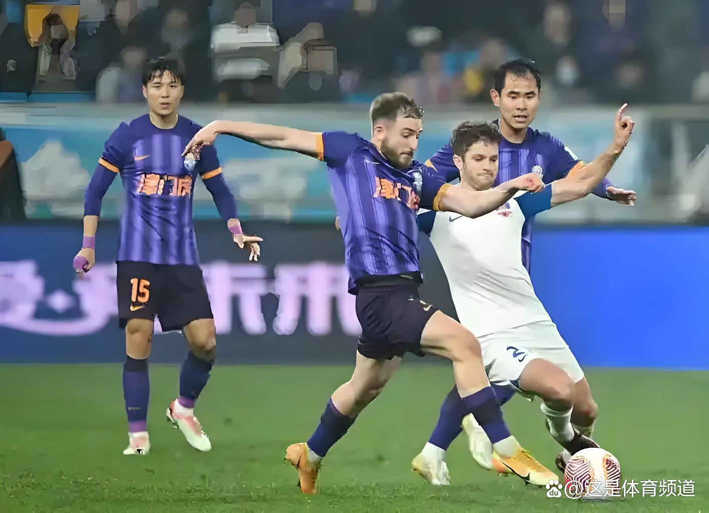 IM体育App下载-训练强度加大，球队备战迎战对手