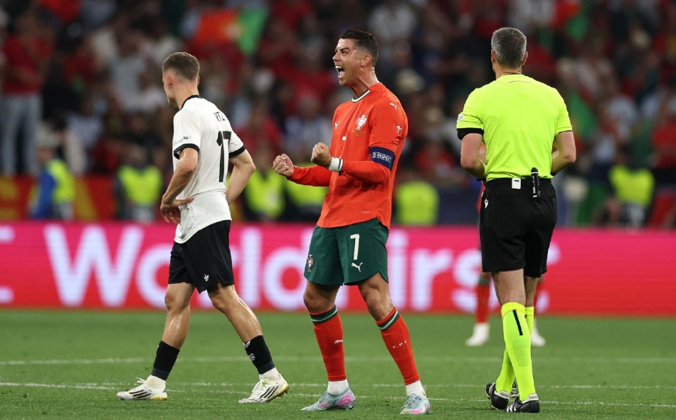 IM体育-皇马碾压罗马,C罗扛起全队